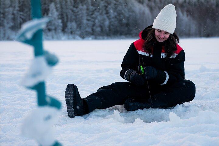 Expérience de pêche sur glace en Laponie de Rovaniemi