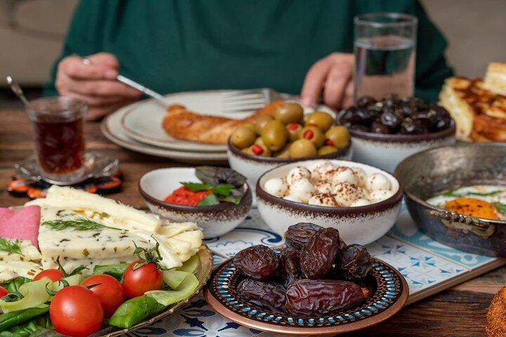 Istanbul Food and Culture Tour: Dinner at Local Family