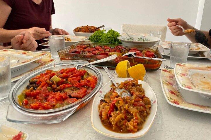 Istanbul Food and Culture Tour: Dinner at Local Family