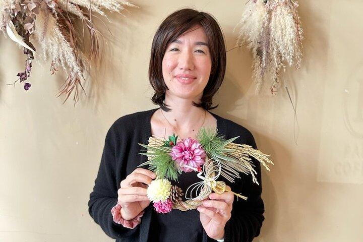 東京で日本の風習「しめ縄」作り