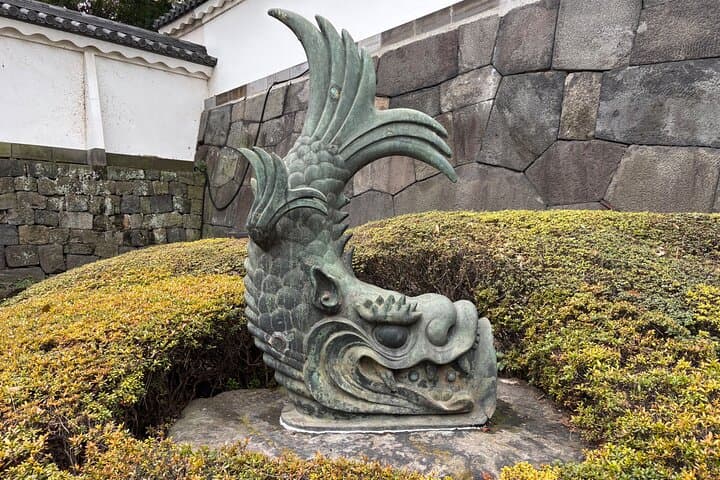 Imperial Palace and East Gardens Private Walking Tour in Tokyo