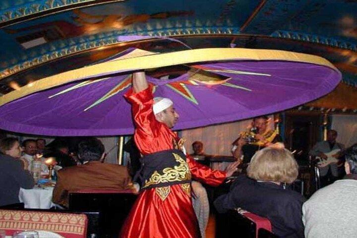 Cairo Dinner Cruise com Belly Dancer Show