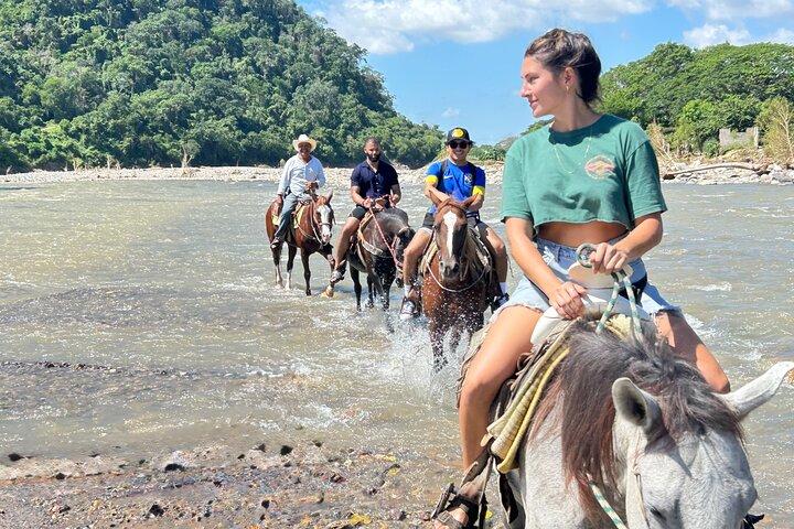 Equitazione e nuoto : degustazione di tequila, barbecue e margarita