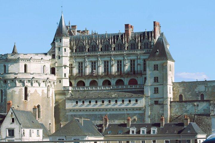Loire Valley Castles VIP Chauffeur Driven Tour de Paris 12h