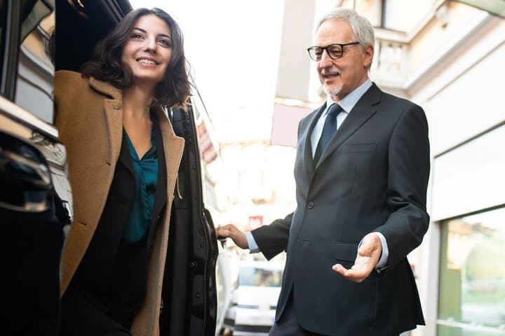 Private transfer from Charles DE Gaulle Airport CDG to Paris