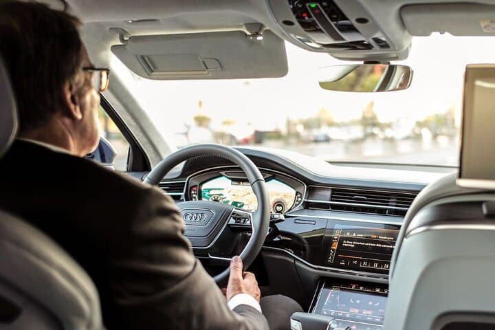 Private transfer from Charles DE Gaulle Airport CDG to Paris