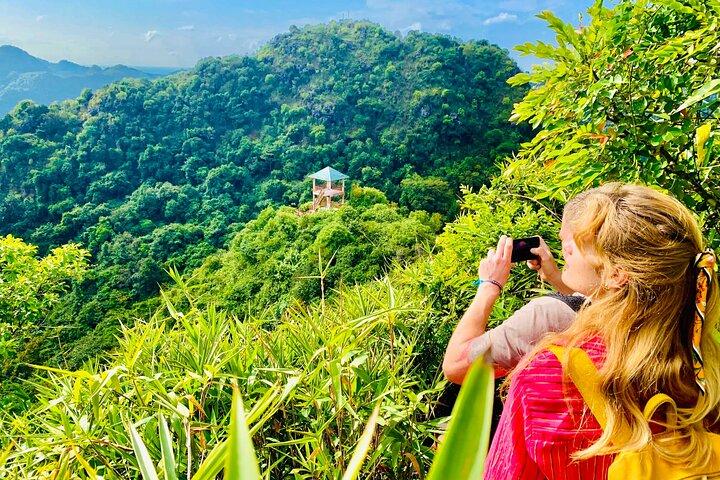 Halbtägige Trekkingtour im Cat Ba Nationalpark und in der Krankenhaushöhle