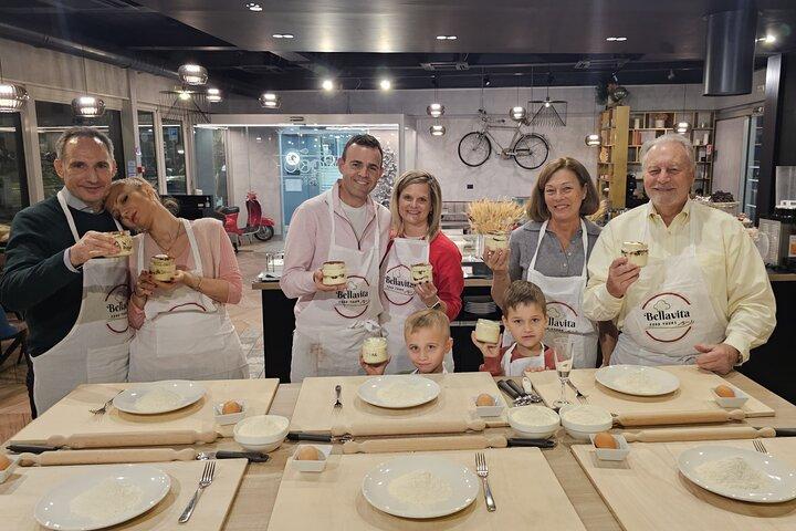 Roma: Clase de Cocina de Pasta Fettuccine Ravioli y Tiramisu