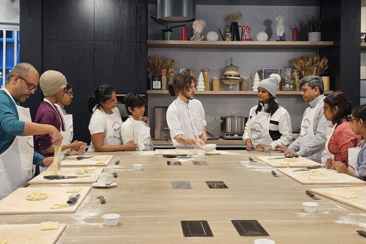 Roma: Clase de Cocina de Pasta Fettuccine Ravioli y Tiramisu