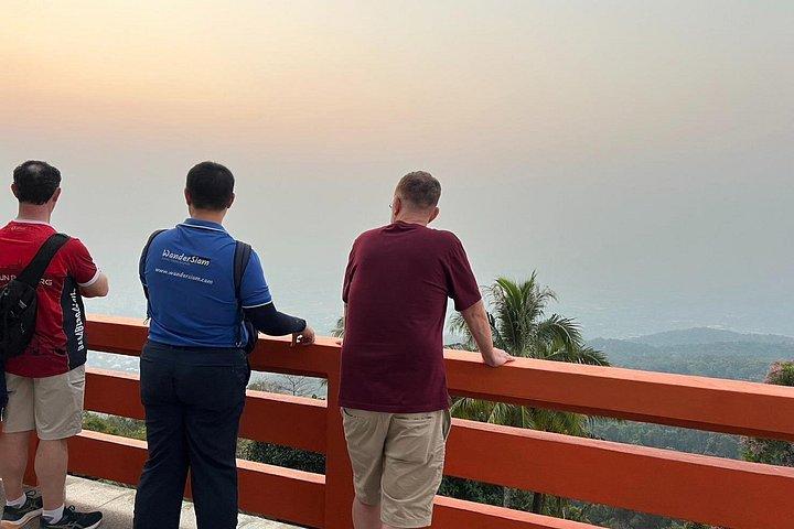 Doi Suthep Temple Tour med lokal rød bil – 3 timers oplevelse