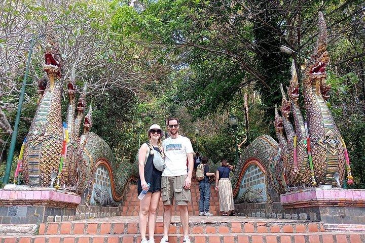 Doi Suthep Temple Tour med lokal rød bil – 3 timers oplevelse