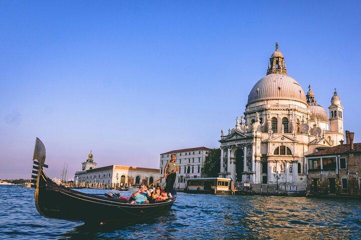 Halbprivate Venedig-Gondelfahrt auf dem Canal Grande