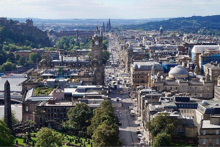 Edinburgh Walking Tour: Explore Top Sights & Hidden Gems