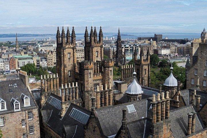 Edinburgh Walking Tour: Explore Top Sights & Hidden Gems