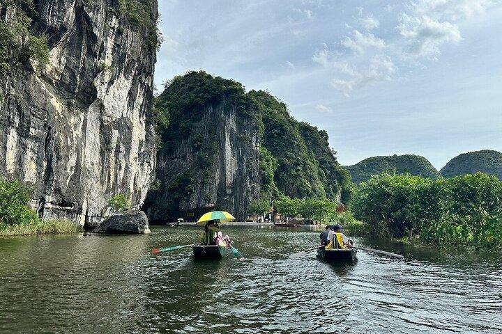 De Hanoï à Ninh Binh Tour d'une journée Points forts : Déjeuner, bateau et vélo