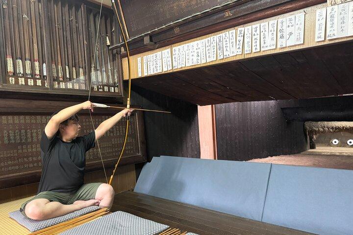 160 Jahre authentische Sitzplatz-Bogenschießerfahrung in Kyoto