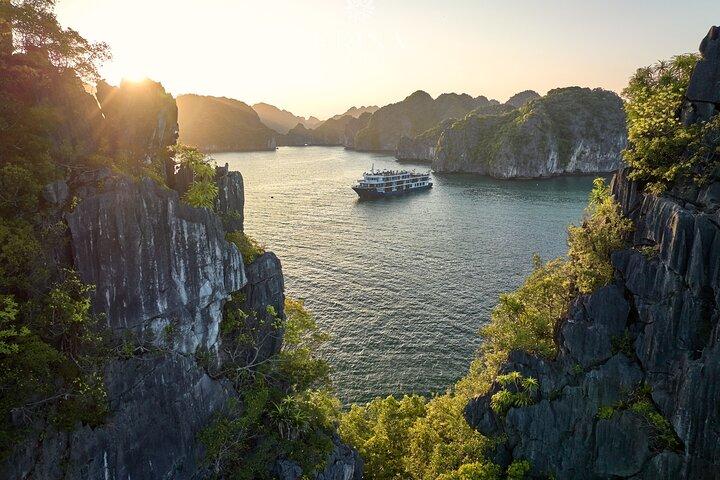 Erina Cruise Lan Ha Bay Halong Bay 3 Tage 2 Nächte Abfahrt von der Altstadt von Hanoi