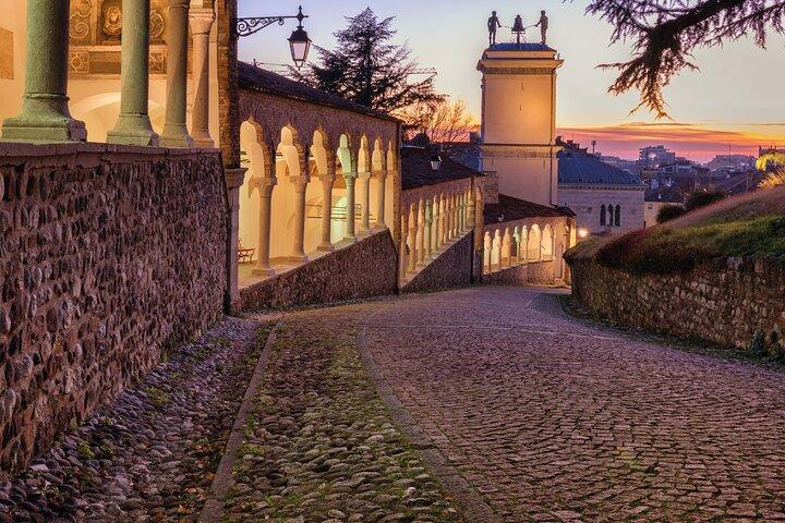 Tour a piedi di Udine con audio e guida scritta di un locale
