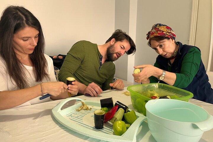 地元のお母さんとのプライベートトルコ料理クッキングクラス
