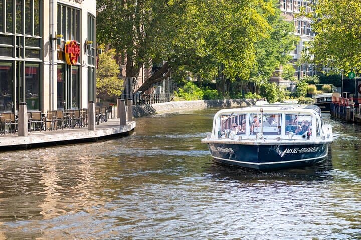 Rijksmuseum Amsterdam and Canal Cruise with Snackbox