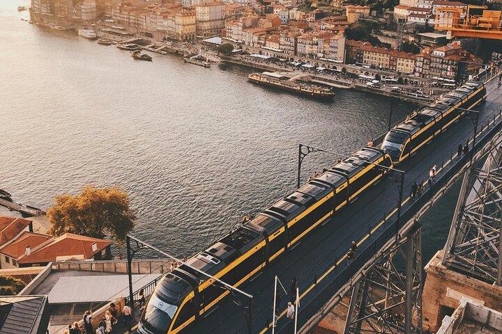 Privater Flughafentransfer: Porto nach Braga oder Guimarães