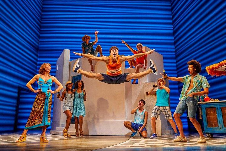 Mamma Mia La Comédie musicale avec deux plats Repas pré-théâtre