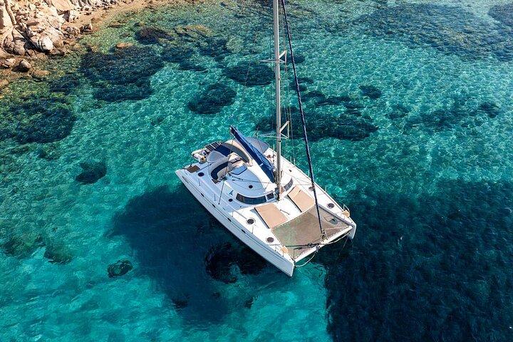 Mykonos katamaran privat kryssning i solnedgången, full måltid och öppen bar