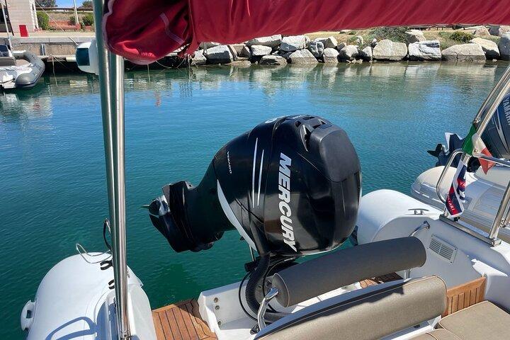 Excursión en embarcación auxiliar desde Marina Piccola Cagliari con aperitivo