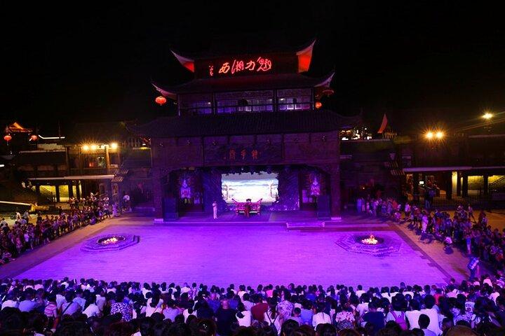 Affascinante biglietto VIP Xiangxi Show e trasporto privato in auto