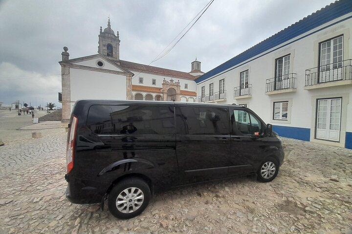 Traslado privado desde Algarve a Lisboa en minibús de 8 asientos