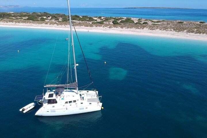 Saia para Formentera com cruzeiro catamarã