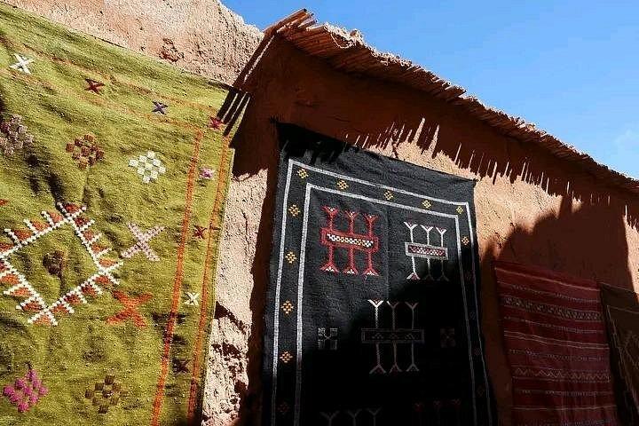 マラケシュチェックアウトワルザザートへの日帰り旅行