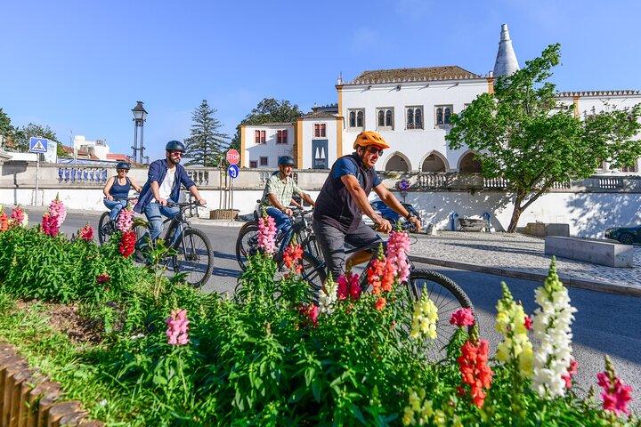 Lisbon : 魔法のシントラ・カスカイe-Bikeツアー