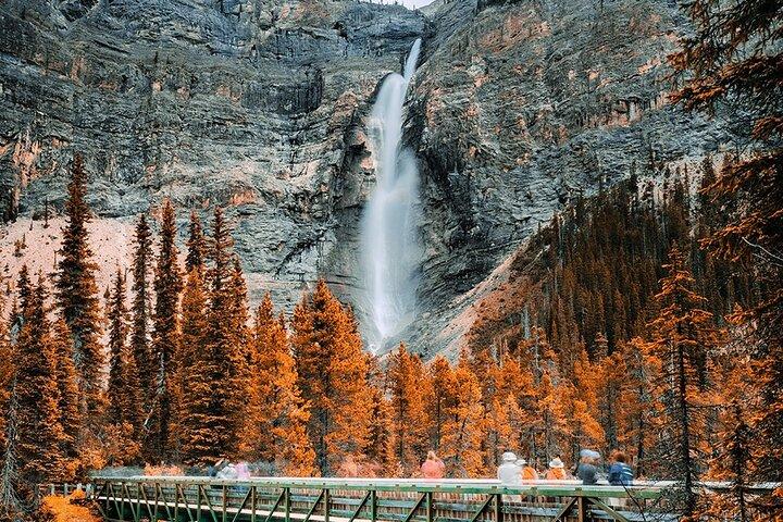 Emerald Lake, Natural Bridge, Wapta Falls och Takakkaw Falls i Yoho