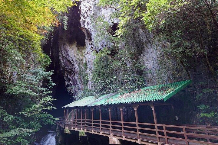 福岡から北九州秋吉洞元乃隅神社ツアー