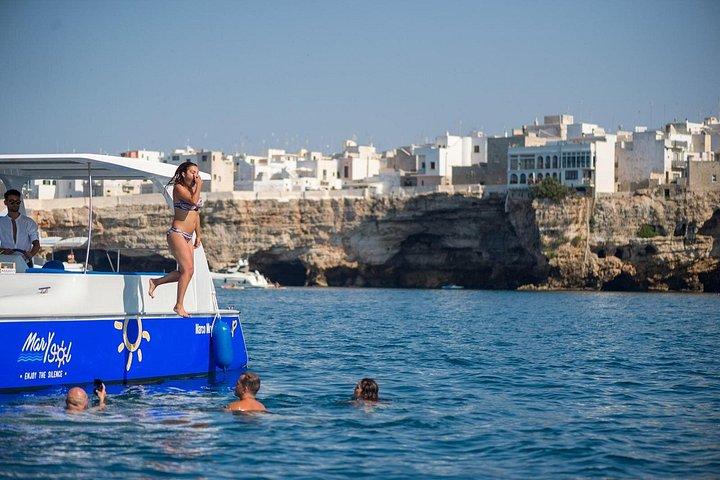 Polignano a Mare: Tour in Barca Grotte, Prosecco e Nuotata