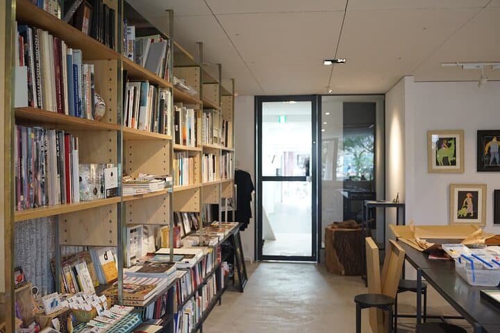 Not Your Typical Osaka Tour — Hidden Art Galleries & Local Lunch