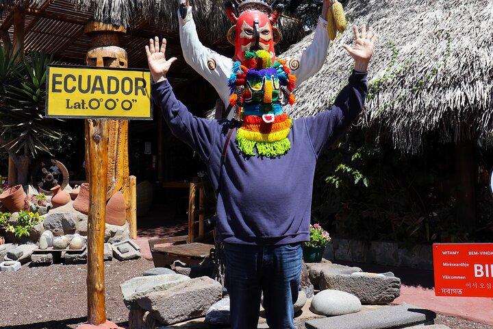 Volledige dagtour Quito : Evenaar & oude stad plus vervoer
