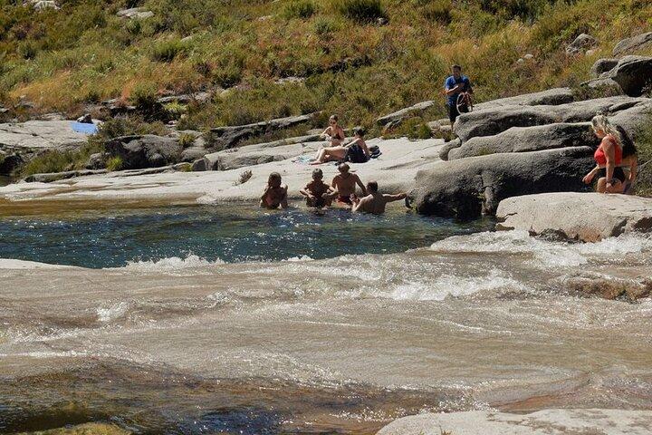 Tour privato a piedi di 7 lagune a Gerês da Porto, con nuoto