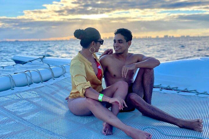 Catamarán privado con barra libre