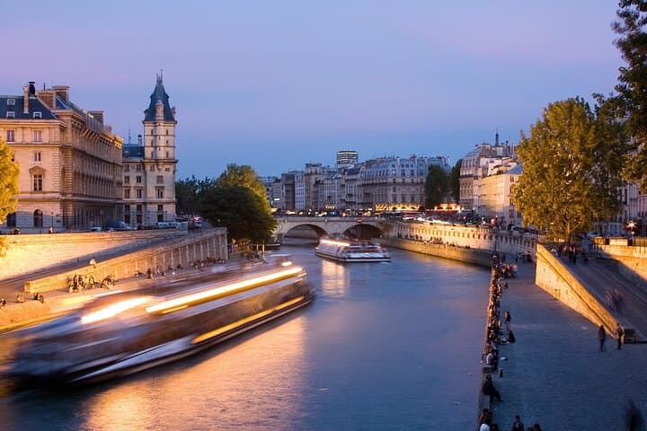 Paris in 60 Minutes Seine River Cruise