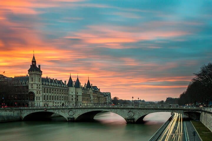 Paris in 60 Minutes Seine River Cruise