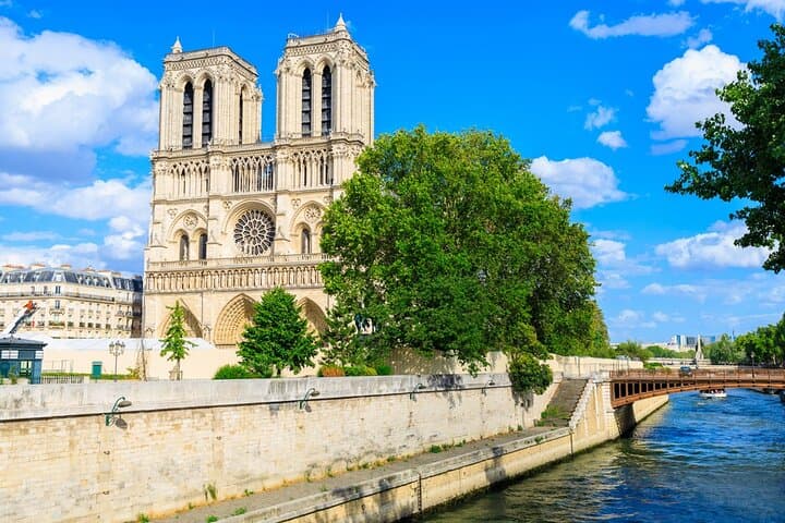 Paris in 60 Minutes Seine River Cruise