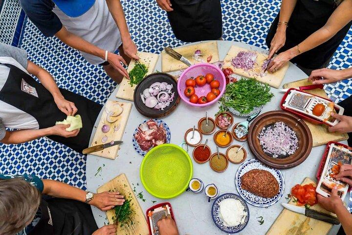 Fez Kochkurs bei einem traditionellen Riad mit Marktbesuch