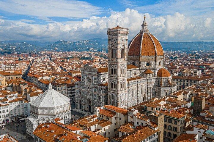 Climb the Dome, Own the View : Florence Duomo Tour（ドームに登って、景色を所有）