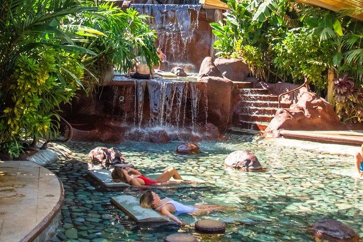 Baldi Hot Springs Resort – Pase de un día con una comida