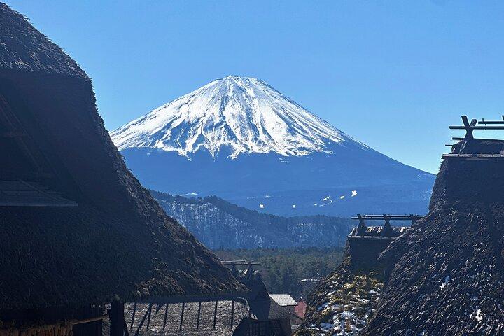 東京からの送迎付き車での富士山プライベートツアー
