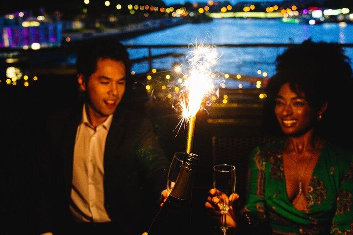 Seine River Rooftop Boat Cruise Aperitivo com bebidas