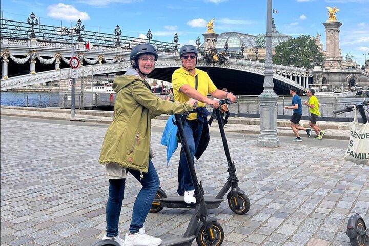 Bezoek het beste van Parijs per elektrische scooter (small group)