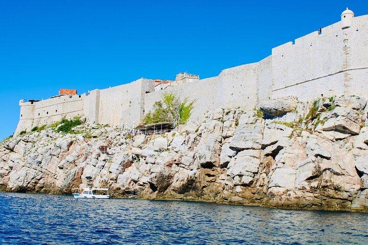 ドゥブロヴニクからロクルム島、聖ヤコブスビーチ、ベティナ洞窟へ